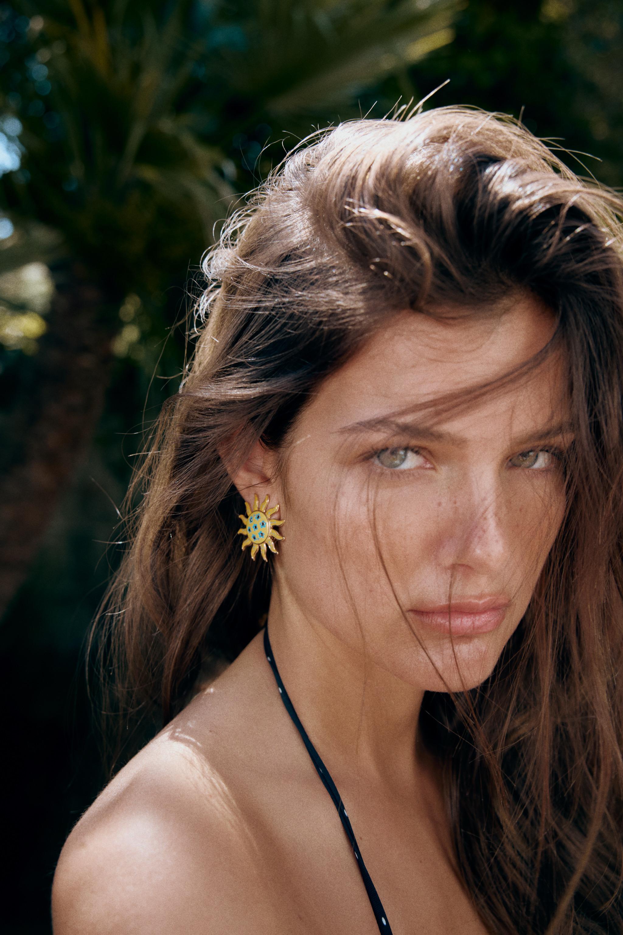 PACK OF SUN AND LOBSTER EARRINGS